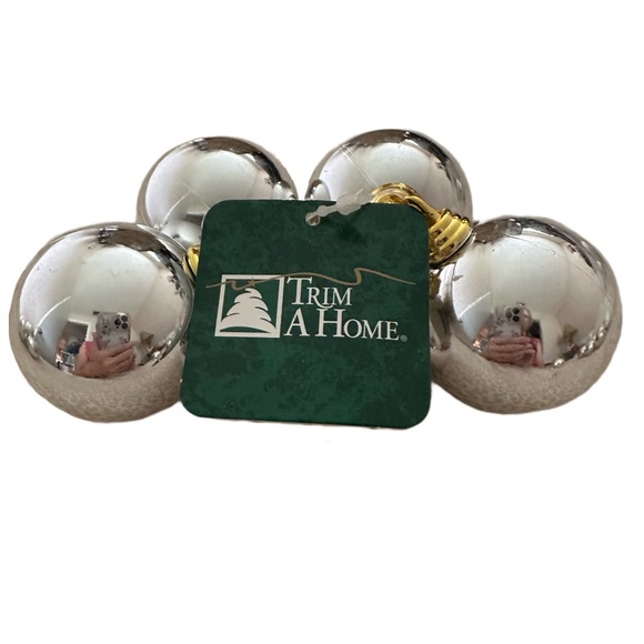 Vintage silver and gold plastic christamas tree orb ornamanets, set of 20 - Picture 1 of 4